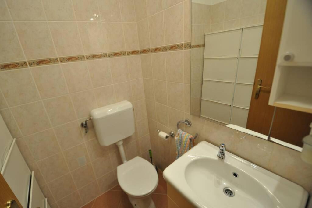 דירות קוסטרנה Lux Apartman Leo מראה חיצוני תמונה